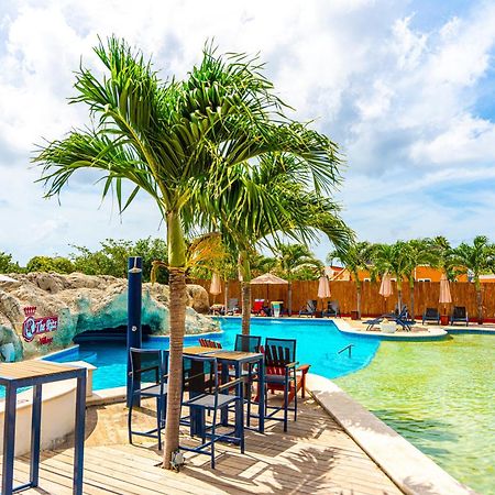 The Ritz Hostel Виллемстад Экстерьер фото