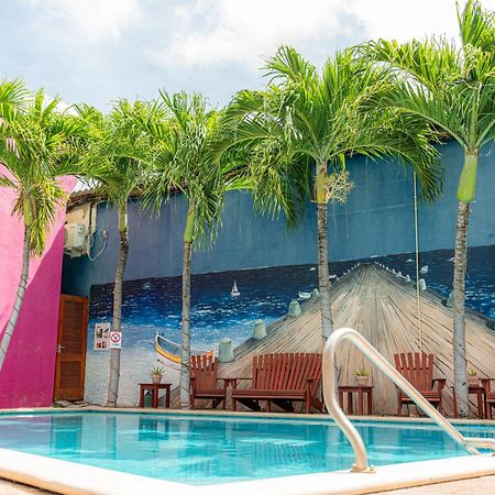 The Ritz Hostel Виллемстад Экстерьер фото