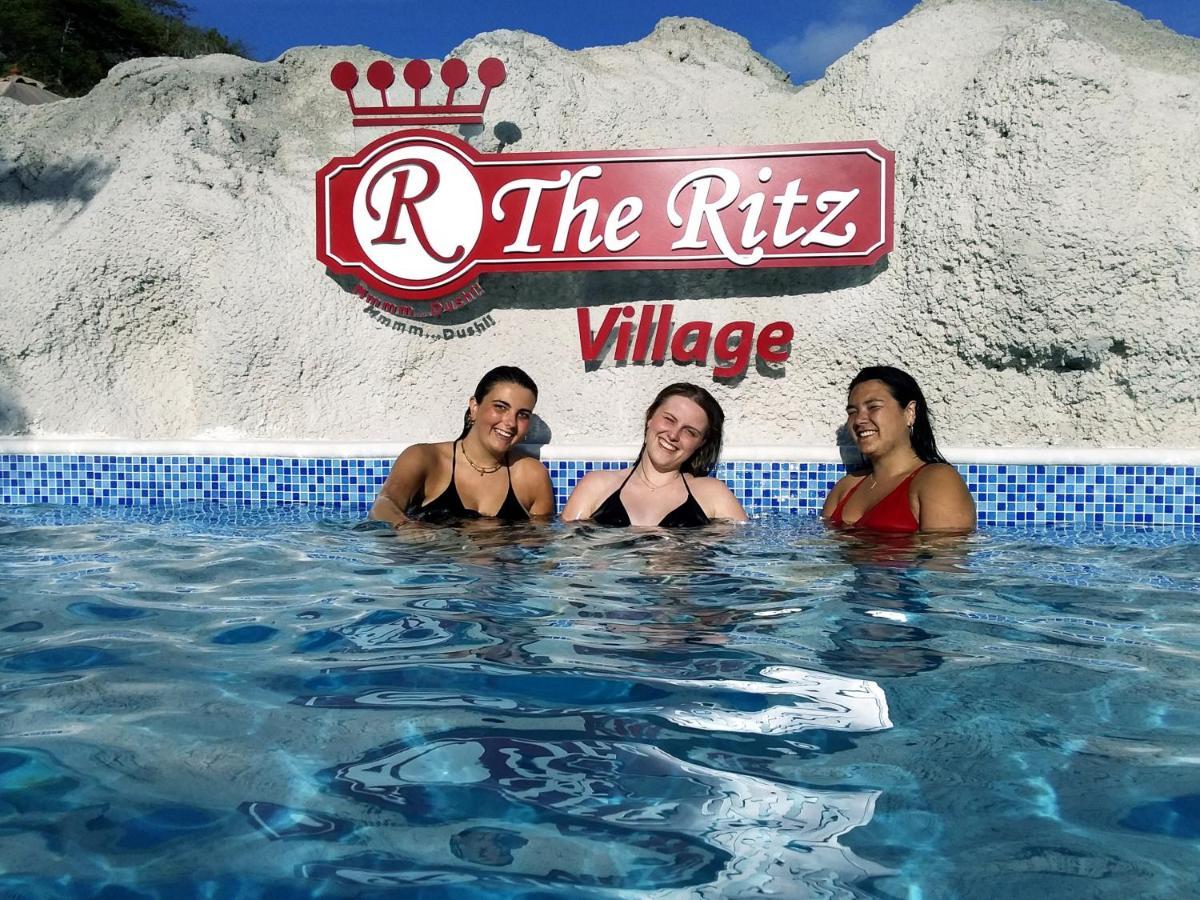 The Ritz Hostel Виллемстад Экстерьер фото