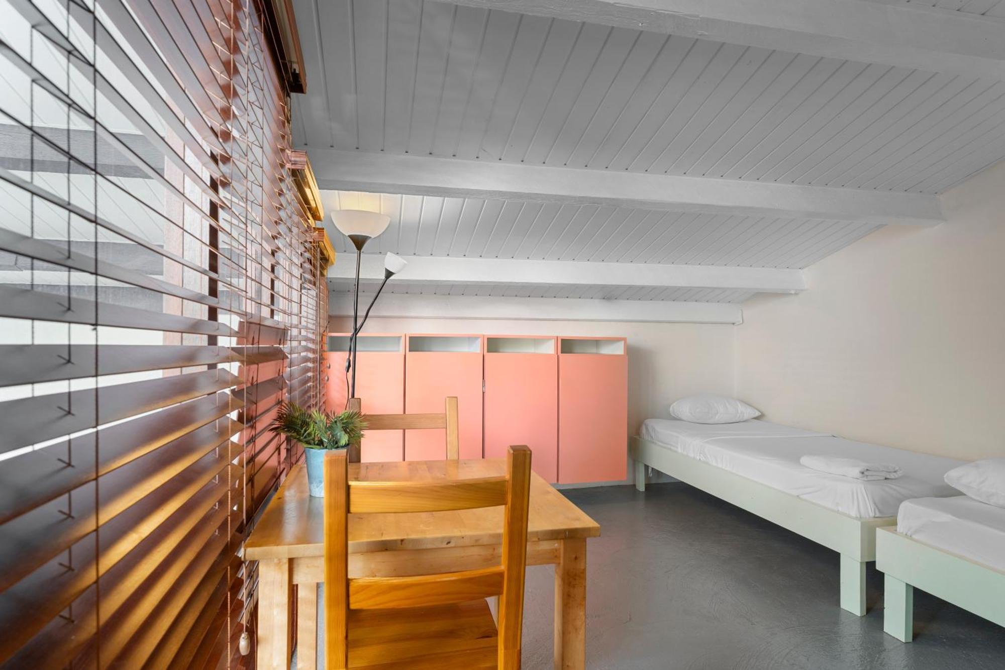 The Ritz Hostel Виллемстад Экстерьер фото