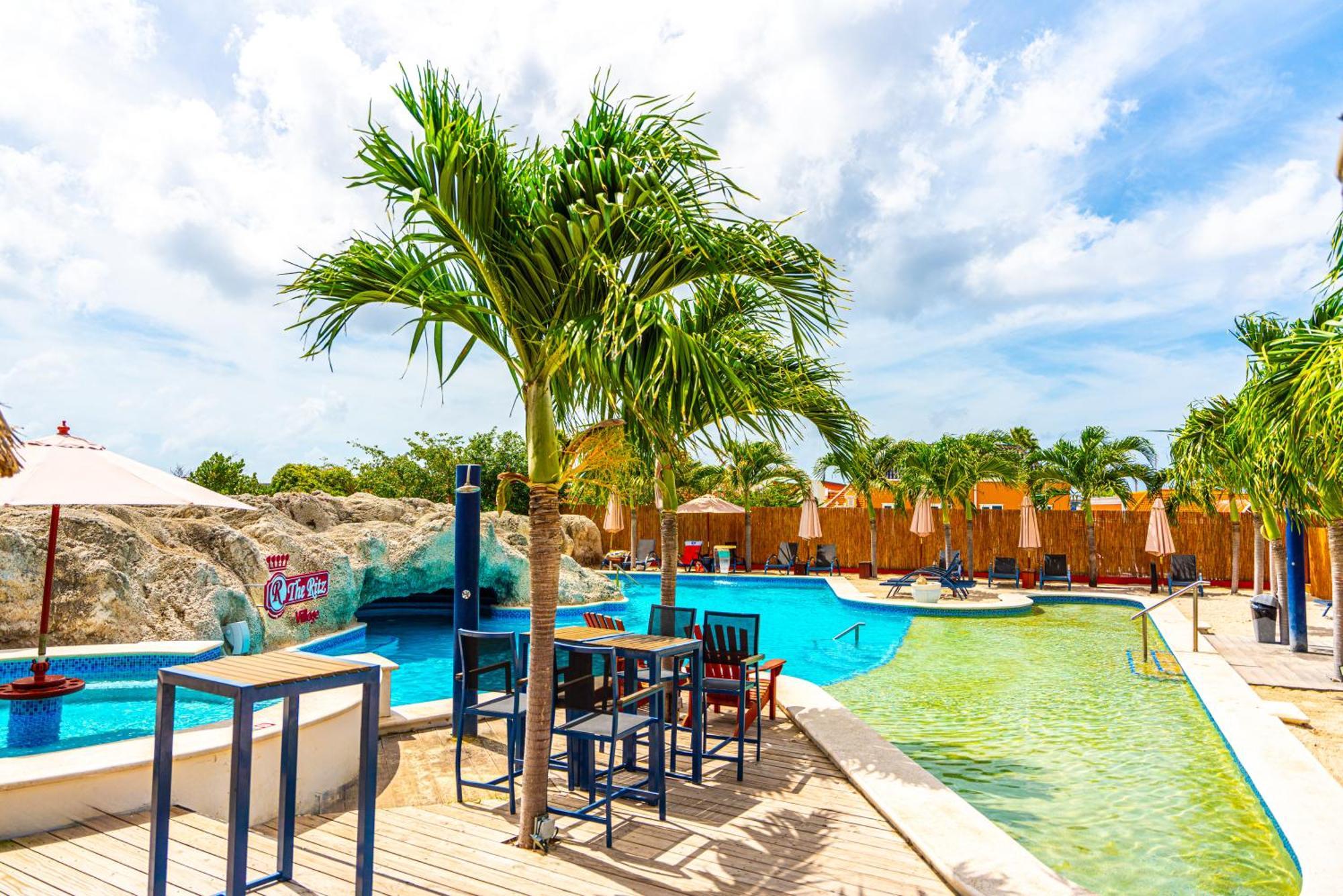 The Ritz Hostel Виллемстад Экстерьер фото
