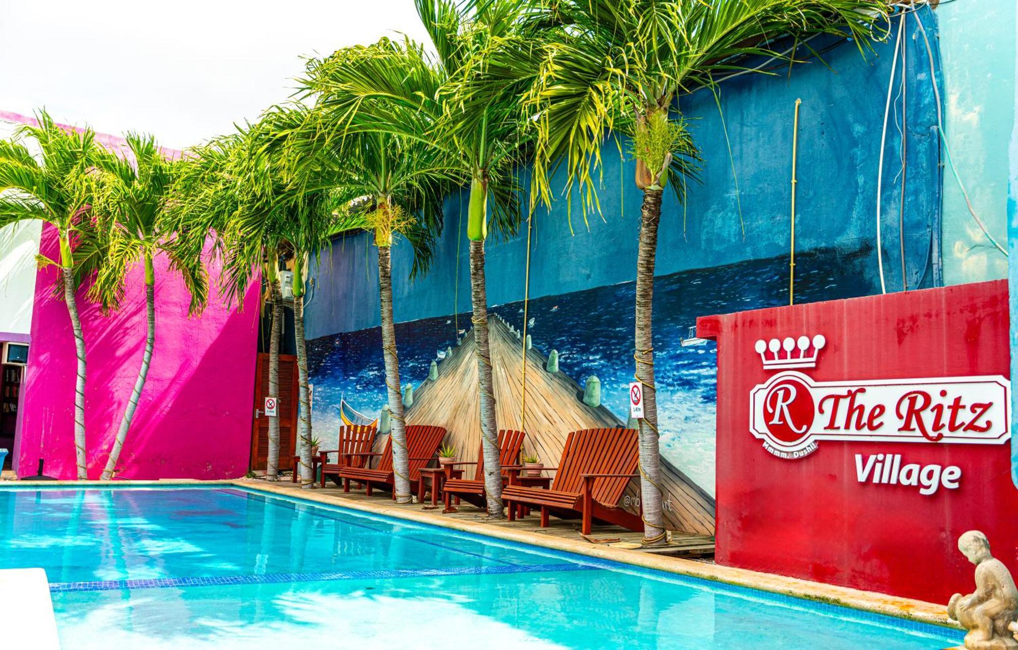 The Ritz Hostel Виллемстад Экстерьер фото