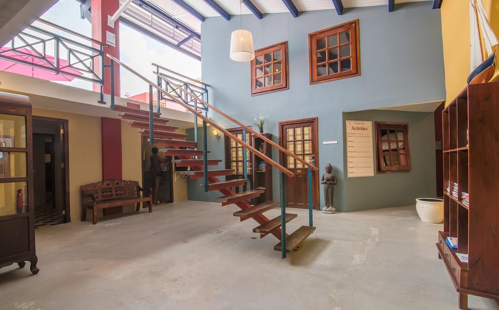 The Ritz Hostel Виллемстад Экстерьер фото